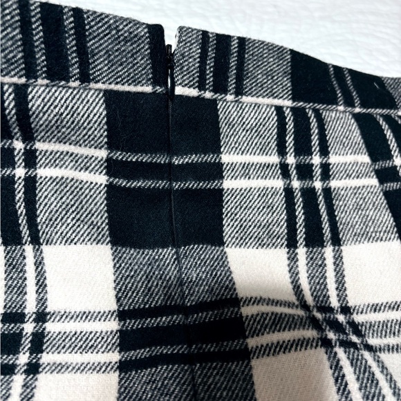 NWT - Antonio Melani Plaid Black and Cream Women's Mini Skirt - Picture 9 of 16